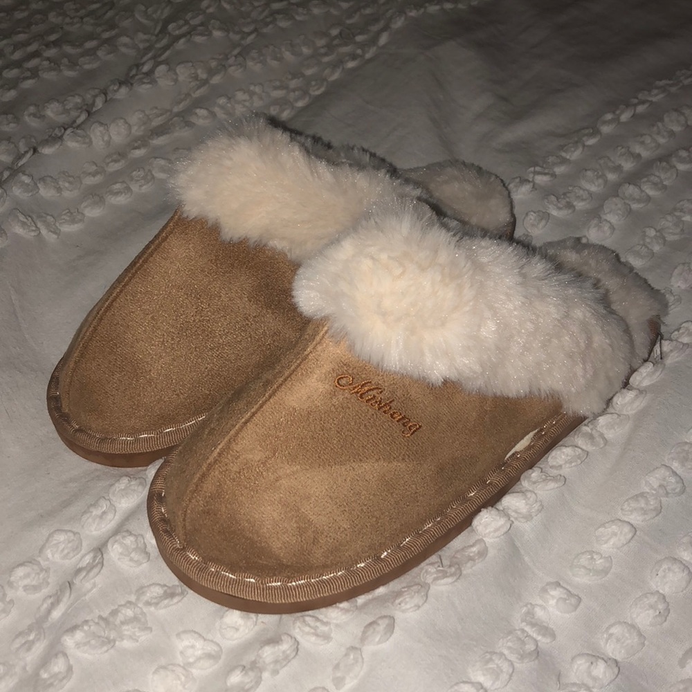 Women’s slippers